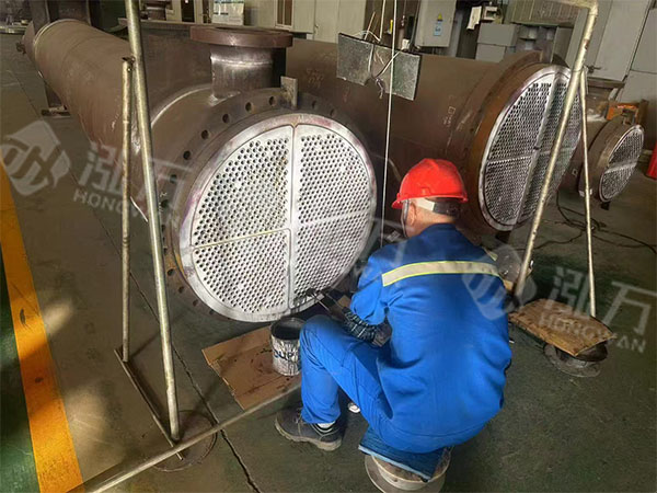 胀管现场